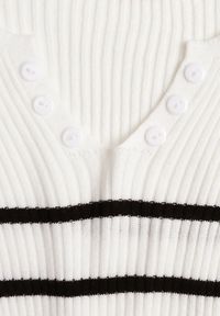 Born2be - Biała Bluzka z Bawełną w Paski Ozdobiona Guzikami Gelvila. Okazja: na co dzień. Kolor: biały. Materiał: bawełna. Wzór: aplikacja, paski. Styl: casual #8