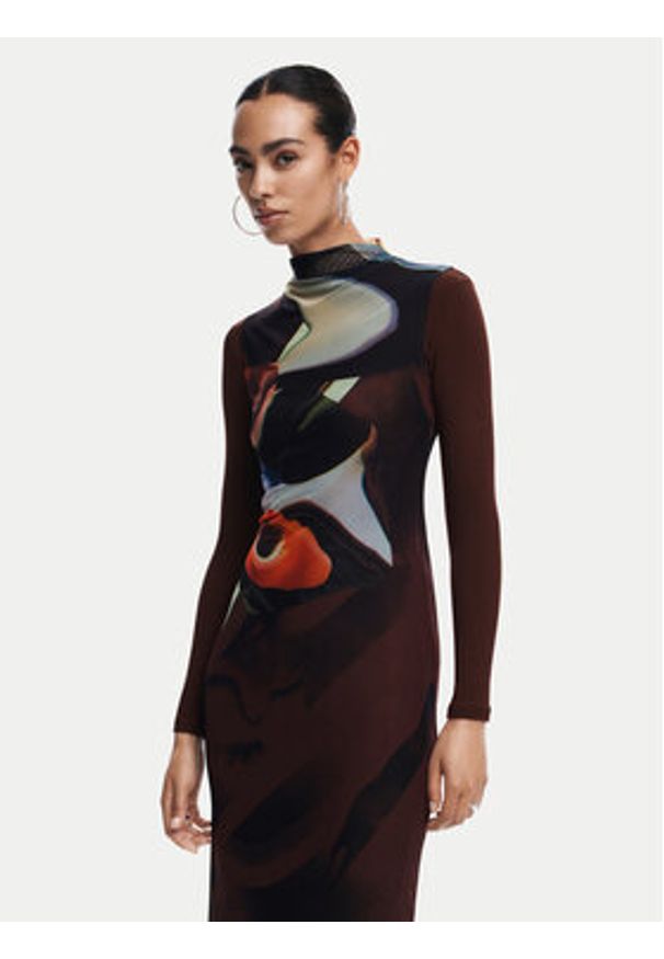 Desigual Sukienka codzienna Lincoln 24WWVK58 Brązowy Slim Fit. Okazja: na co dzień. Kolor: brązowy. Materiał: syntetyk. Typ sukienki: proste. Styl: casual