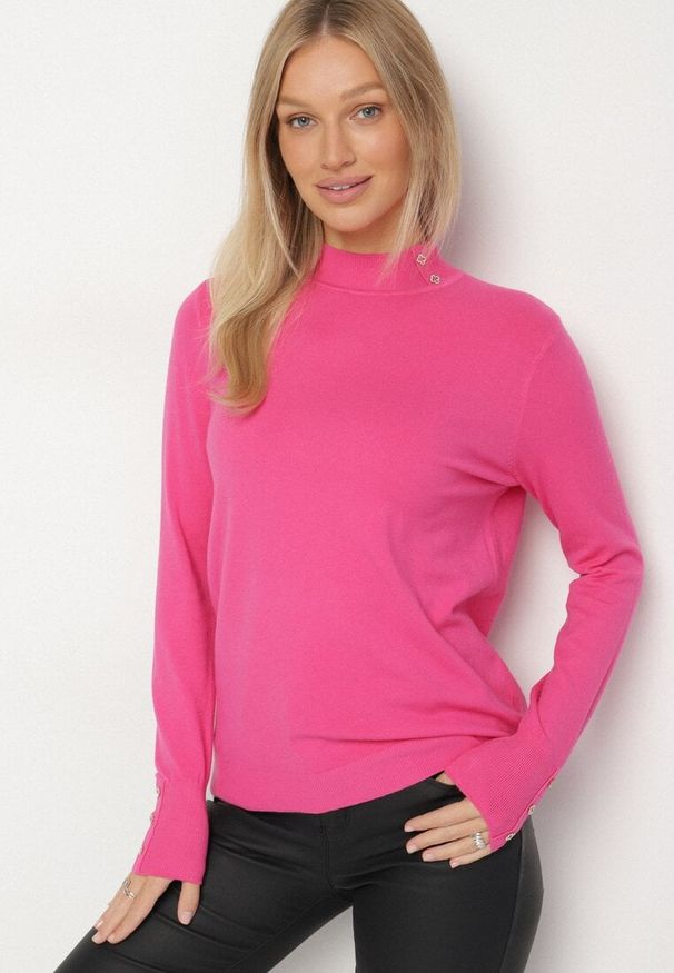 Born2be - Fuksjowy Dopasowany Golf z Aplikacjami przy Dekolcie i Rękawach Unella. Typ kołnierza: golf. Kolor: różowy. Materiał: jeans. Wzór: aplikacja. Styl: elegancki