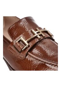 Brązowe Półbuty Hispanitas Eleganckie Obuwie Damskie. Okazja: na co dzień. Zapięcie: klamry. Kolor: brązowy. Materiał: lakier, skóra, jeans. Obcas: na obcasie. Styl: elegancki. Wysokość obcasa: średni #3