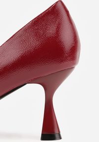 Renee - Bordowe Eleganckie Czółenka Vices na Klepsydrze ze Skórzaną Wkładką Dedvire. Okazja: na ślub cywilny, na wesele. Kolor: czerwony. Materiał: skóra. Obcas: na obcasie. Styl: elegancki. Wysokość obcasa: średni #5