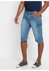 bonprix - Lekkie długie bermudy dżinsowe o kroju bojówek ze stretchem, relaxed fit. Kolor: niebieski. Długość: długie #1