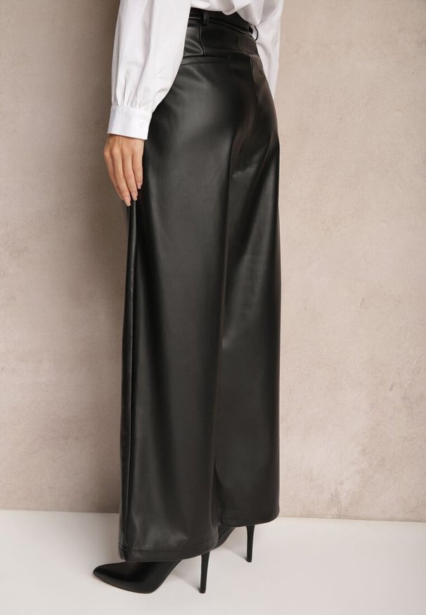 Renee - Czarne Szerokie Spodnie z Imitacji Skóry High Waist z Paskiem z Klamrą Labora. Okazja: na co dzień. Stan: podwyższony. Kolor: czarny. Materiał: skóra. Styl: casual
