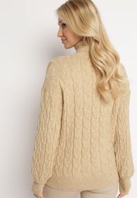 Born2be - Ciemnobeżowy Sweter z Golfem w Warkoczowy Splot ze Ściągaczami Maraiwai. Typ kołnierza: golf. Kolor: beżowy. Wzór: ze splotem. Sezon: jesień