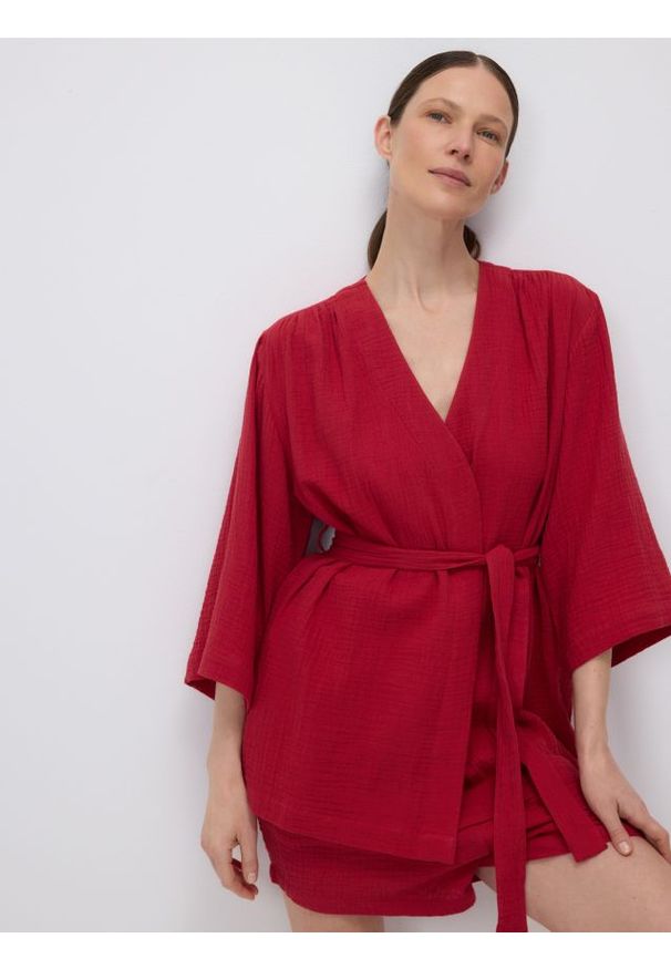Reserved - Muślinowa sukienka kimono - intenstywna czerwień. Kolor: czerwony. Materiał: bawełna. Długość: mini