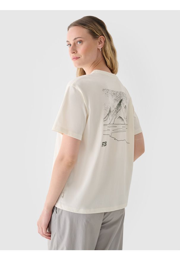 4f - 4F T-shirt regular z nadrukiem damski - biały M. Okazja: na co dzień. Kolor: biały. Materiał: skóra, jersey, dzianina, bawełna, materiał. Długość rękawa: krótki rękaw. Długość: krótkie. Wzór: nadruk. Styl: sportowy, klasyczny, casual