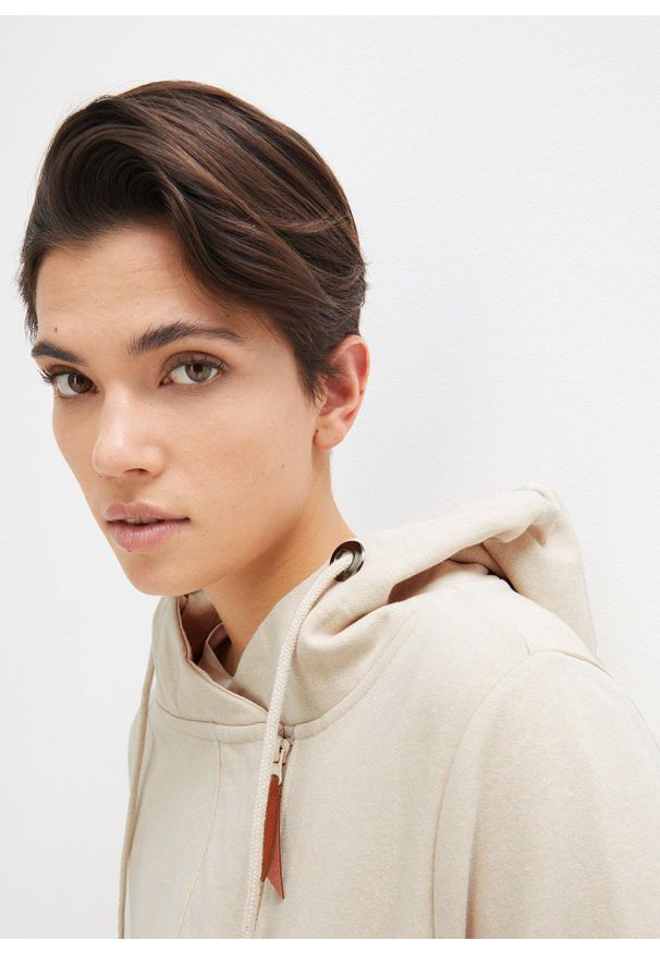 bonprix - Bluza rozpinana z kapturem. Typ kołnierza: kaptur. Kolor: beżowy