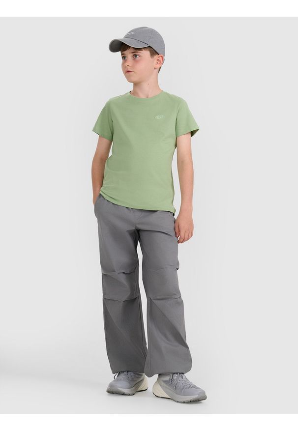 4f - 4F T-shirt oversize gładki chłopięcy - turkusowy 146 (10-11 lat). Okazja: na co dzień. Kolor: turkusowy. Materiał: dzianina, jersey, bawełna. Długość rękawa: krótki rękaw. Długość: krótkie. Wzór: gładki. Sezon: lato. Styl: casual, klasyczny, sportowy