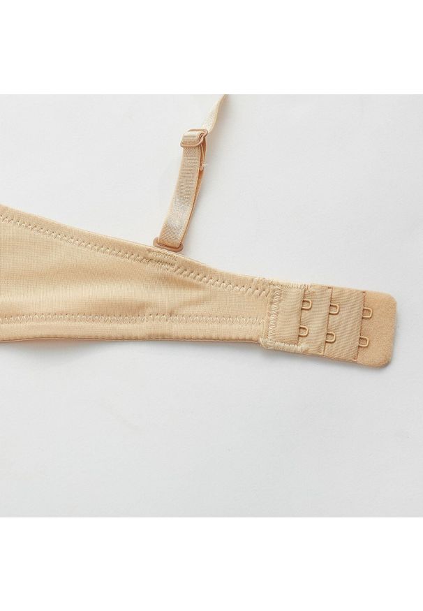 Intica - Biustonosz balkonetka gładki niewidoczny pod ubraniem Cymbre. Kolor: czarny. Materiał: skóra. Wzór: gładki