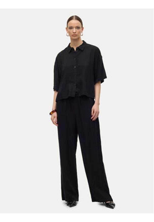 Vero Moda Koszula Linn 10306820 Czarny Relaxed Fit. Kolor: czarny. Materiał: len, wiskoza