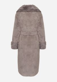 Born2be - Szary Futerkowy Płaszcz z Szerokim Kołnierzem i Mankietami z Wiązanym Paskiem Viaruna. Okazja: na co dzień, na imprezę. Kolor: szary. Materiał: dzianina. Długość rękawa: długi rękaw. Długość: długie. Styl: casual, elegancki #7