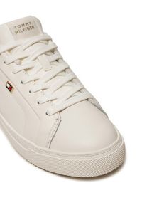 TOMMY HILFIGER - Tommy Hilfiger Sneakersy Icon Court Sneaker Flag FW0FW08327 Écru. Materiał: skóra #5