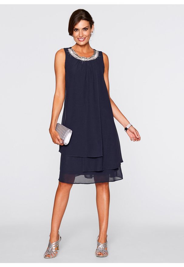 bonprix - Sukienka szyfonowa z aplikacją ze sztrasem. Kolor: niebieski. Materiał: szyfon. Wzór: aplikacja. Styl: elegancki