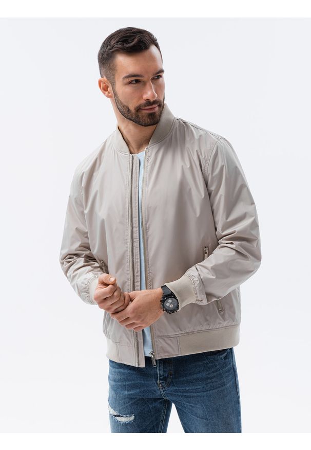 Beżowa kurtka Ombre Clothing na wiosnę