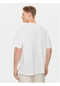 Puma T-Shirt Hoops Deck 624776 Biały Regular Fit. Kolor: biały. Materiał: bawełna