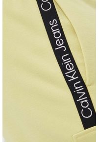 Calvin Klein Jeans szorty męskie kolor żółty. Kolor: żółty. Materiał: poliester. Wzór: aplikacja #5