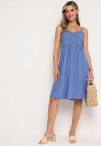 Born2be - Niebieska Sukienka z Wiskozy na Cienkich Ramiączkach z Regulacją Ozdobiona Lampasem i Haftem Nelrissa. Okazja: na imprezę. Typ kołnierza: dekolt w kształcie V. Kolor: niebieski. Materiał: wiskoza. Długość rękawa: na ramiączkach. Wzór: aplikacja, haft #3