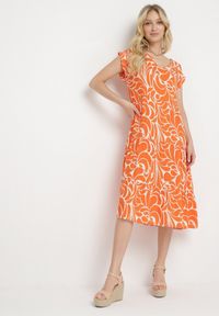 Born2be - Pomarańczowa Sukienka z Szerokimi Falbanami na Dole i Krótkimi Rękawami z Wiskozy Trioa. Kolor: pomarańczowy. Materiał: wiskoza. Długość rękawa: krótki rękaw. Sezon: lato #1