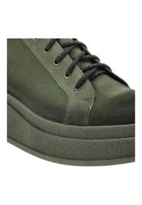 Zielone Botki Maciejka Wygodne Obuwie Damskie. Okazja: na co dzień. Zapięcie: sznurówki. Kolor: zielony. Materiał: skóra, materiał. Szerokość cholewki: normalna. Styl: casual, klasyczny #4
