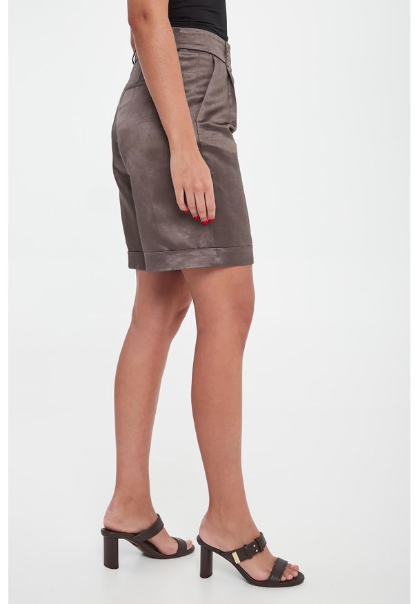 Bermudy damskie lniane PESERICO. Materiał: len