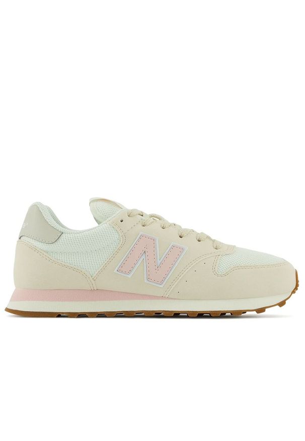 Buty New Balance GW500CR1 - beżowe. Okazja: na co dzień. Zapięcie: sznurówki. Kolor: beżowy. Materiał: materiał, syntetyk. Szerokość cholewki: normalna