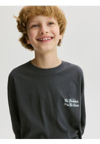 Reserved - Bawełniany longsleeve z nadrukiem - ciemnoszary. Kolor: szary. Materiał: bawełna. Długość rękawa: długi rękaw. Wzór: nadruk