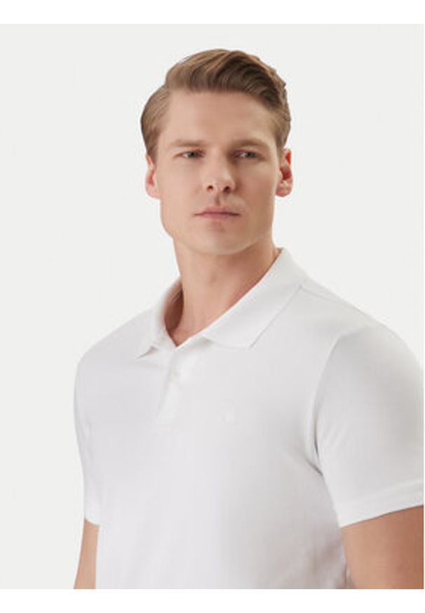 Calvin Klein Polo LV04LC254G Biały Slim Fit. Typ kołnierza: polo. Kolor: biały. Materiał: bawełna