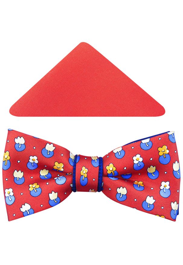 Muszka elegancka, w kwiaty