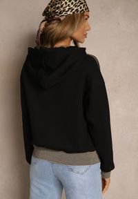 Renee - Czarna Bluza z Kapturem Ozdobiona Ściągaczami i Metaliczną Nitką Ulisiela. Okazja: na co dzień. Typ kołnierza: kaptur. Kolor: czarny. Materiał: jeans. Wzór: aplikacja. Styl: casual