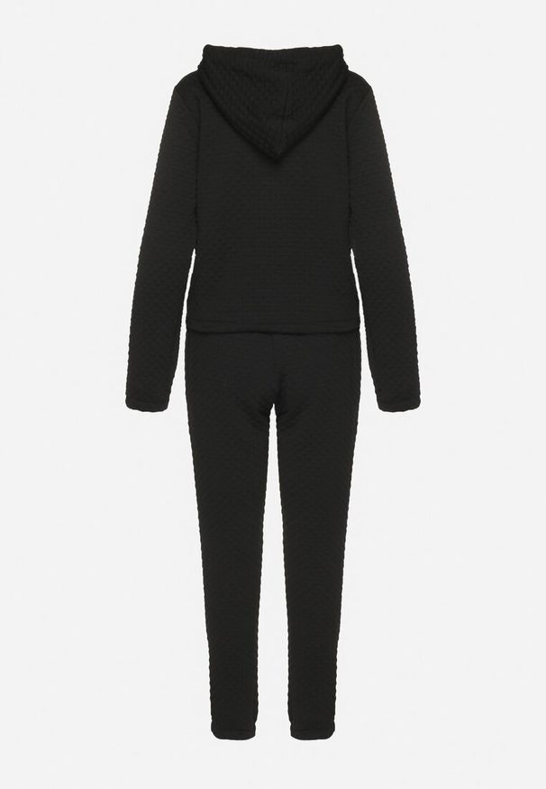 Born2be - Czarny Pikowany Komplet Dresowy z Bawełną Bluza z Kapturem i Spodnie Joggery Evalisseia. Kolor: czarny. Materiał: dresówka, bawełna
