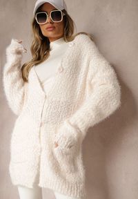 Renee - Beżowy Zapinany Kardigan z Kapturem i Kieszeniami Naustinas. Okazja: na co dzień. Typ kołnierza: kaptur. Kolor: różowy. Materiał: jeans. Styl: casual