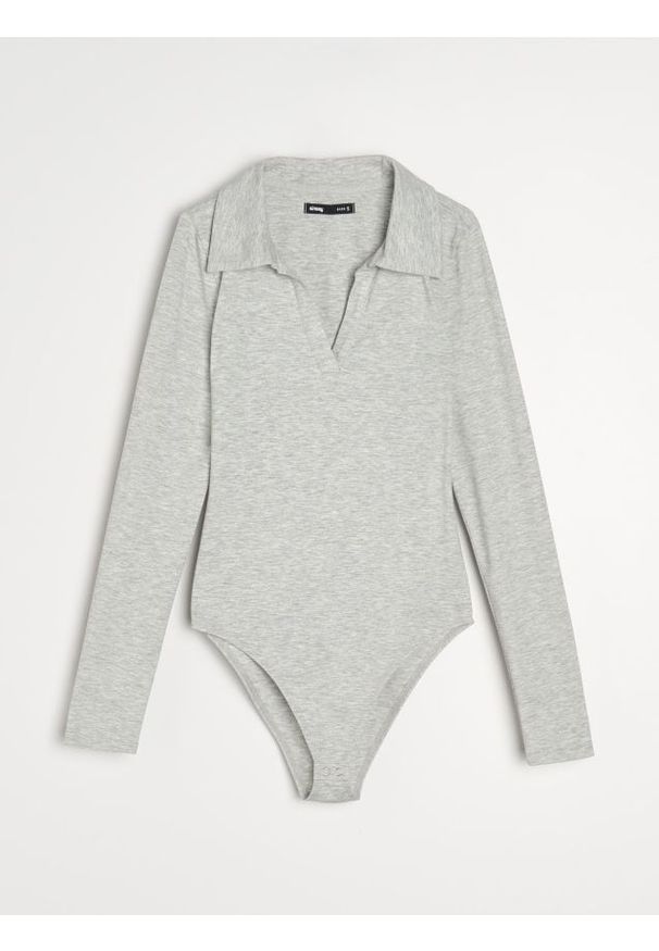 Sinsay - Body z domieszką wiskozy - szary. Kolor: szary. Materiał: wiskoza