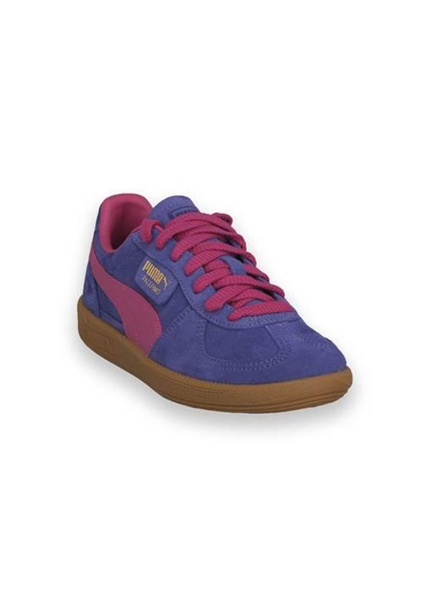 Buty do chodzenia damskie Puma 21 Palermo. Kolor: różowy. Materiał: zamsz, materiał. Szerokość cholewki: normalna. Sport: turystyka piesza