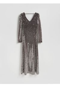 Reserved - Cekinowa sukienka maxi - beżowy. Kolor: beżowy. Materiał: dzianina. Długość: maxi #1