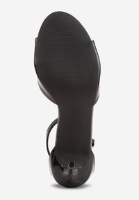 Born2be - Czarne Klasyczne Sandały na Szpilce z Paskiem Wokół Kostki Berenne. Okazja: na co dzień, na randkę. Zapięcie: pasek. Kolor: czarny. Materiał: jeans. Obcas: na szpilce. Styl: klasyczny. Wysokość obcasa: średni #4