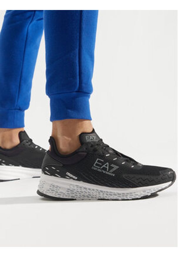 EA7 Emporio Armani Sneakersy X8X157 XK361 T553 Czarny. Kolor: czarny. Materiał: materiał