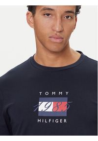 TOMMY HILFIGER - Tommy Hilfiger T-Shirt Linear Flag MW0MW41338 Granatowy Regular Fit. Kolor: niebieski. Materiał: bawełna #3