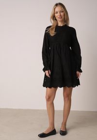 Born2be - Czarna Sukienka w Rustykalnym Stylu z Haftowanej Tkaniny z Bawełną Delogana. Okazja: na co dzień. Kolor: czarny. Materiał: tkanina, bawełna. Wzór: haft. Typ sukienki: rozkloszowane, proste. Styl: casual, elegancki #4