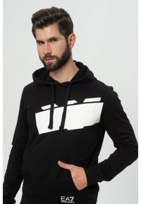 EA7 Emporio Armani - EA7 Czarna męska bluza z dużym białym logo. Typ kołnierza: kaptur. Kolor: czarny