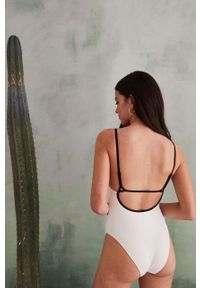 Women Secret - women'secret strój kąpielowy Beach Club kolor biały lekko usztywniona miseczka. Kolor: biały. Materiał: włókno, materiał #4