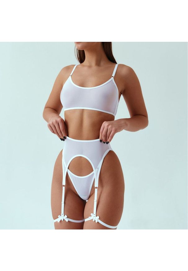 Intica - Zestaw bielizny z delikatnego materiału Sevara. Kolor: czerwony. Materiał: materiał. Wzór: jednolity