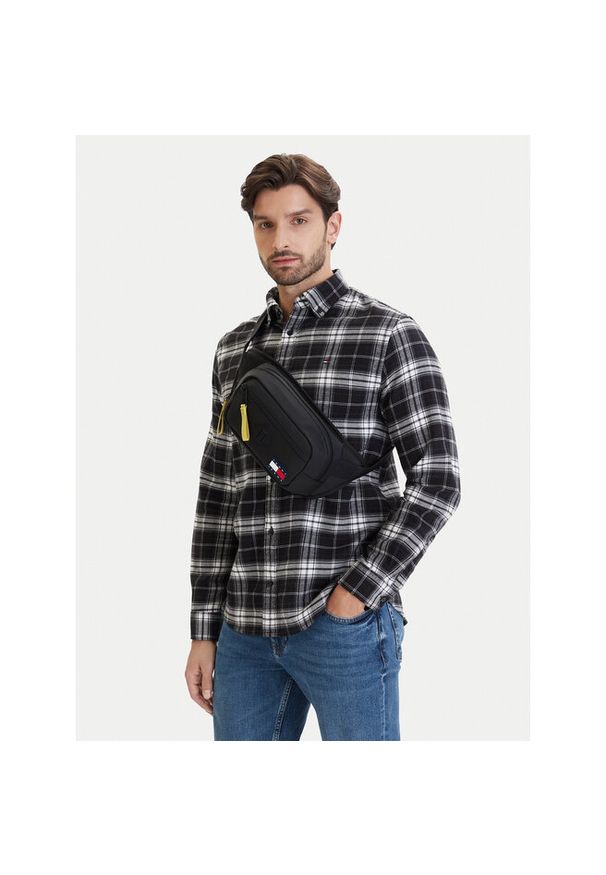 Nerka Tommy Jeans. Kolor: czarny