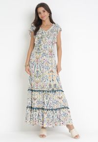 Born2be - Biało-Beżowa Rozkloszowana Sukienka Maxi z Marszczoną Gumką w Pasie i Falbanami z Wiskozy Wilsey. Typ kołnierza: kołnierz z falbankami. Kolor: biały. Materiał: wiskoza. Długość rękawa: bez rękawów. Wzór: aplikacja, kwiaty. Długość: maxi #1