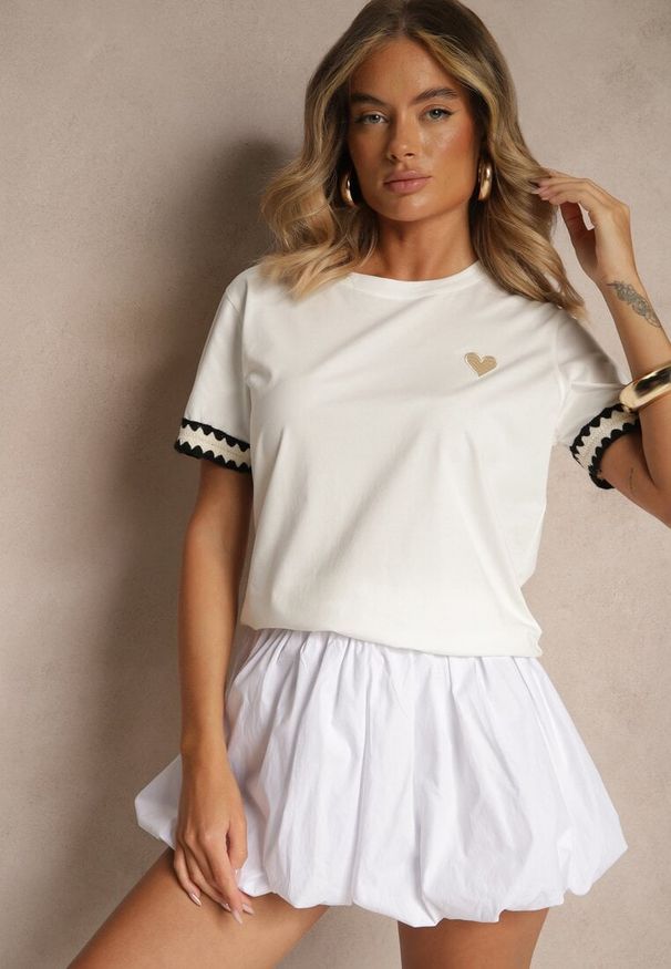 Renee - Biały Bawełniany T-shirt z Sercem Firile. Okazja: na co dzień. Kolor: biały. Materiał: bawełna. Styl: klasyczny, casual