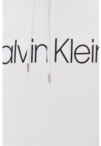 Calvin Klein - Bluza bawełniana. Okazja: na co dzień. Typ kołnierza: kaptur. Kolor: biały. Materiał: bawełna. Wzór: nadruk. Styl: casual #4