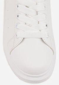 Renee - Biało-Czarne Casualowe Sneakersy z Zawieszką Misiem Ulevidia. Okazja: na co dzień. Zapięcie: sznurówki. Kolor: biały. Materiał: jeans. Sezon: wiosna, lato. Sport: turystyka piesza #7