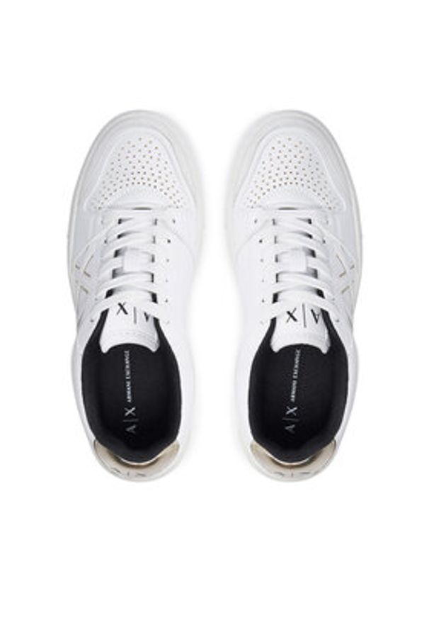Armani Exchange Sneakersy XDX147 XV830 T782 Biały. Kolor: biały. Materiał: skóra