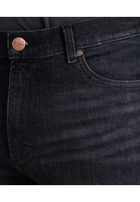 Wrangler - WRANGLER LARSTON MĘSKIE SPODNIE JEANSOWE JEANSY FADED BLACK W18SEHXV6 #6