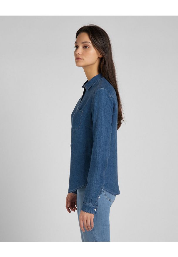 Lee - LEE REGULAR SHIRT DAMSKA KOSZULA JEANSOWA DŁUGI RĘKAW ARCTIC ICE L46AUGUW 112145212. Materiał: jeans. Długość rękawa: długi rękaw. Długość: długie
