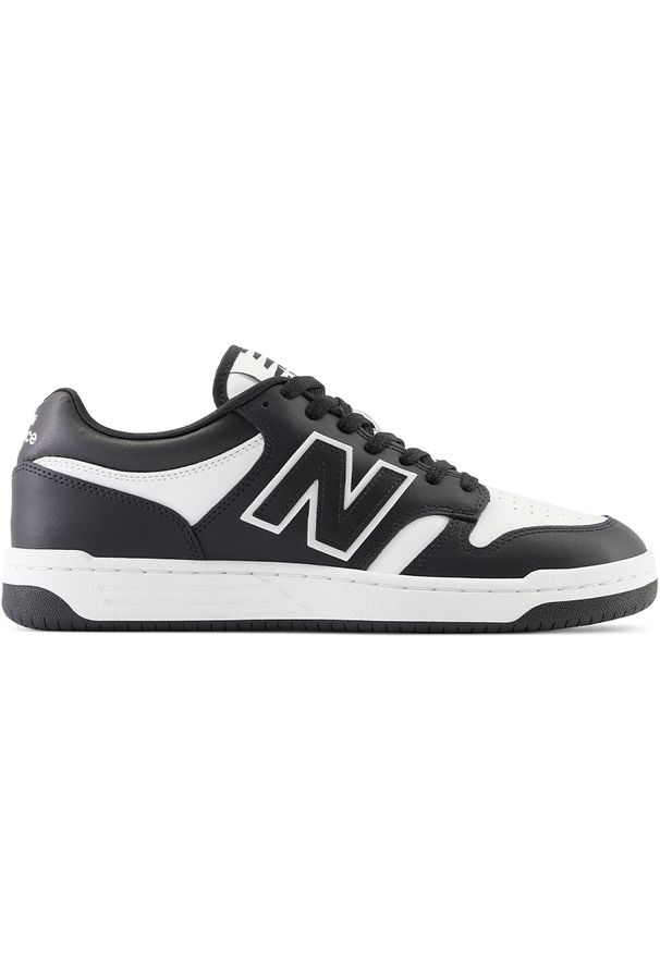 Buty unisex New Balance BB480LBA – czarno-białe. Okazja: na co dzień. Kolor: czarny. Materiał: skóra, syntetyk, materiał, dresówka. Szerokość cholewki: normalna. Sport: turystyka piesza